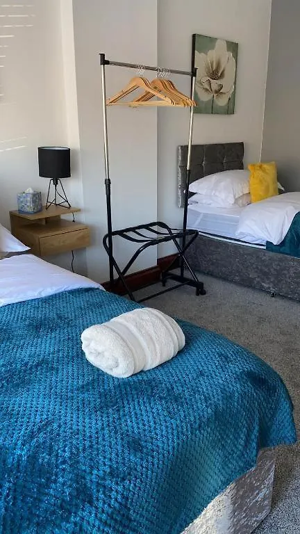 Cosy 2 Bed Flat In Swansea - Home Away From Home United Kingdom